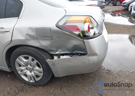 2010 Nissan Altima 2.5 z USA, uszkodzony, nr VIN 1N4AL2AP1AN427670